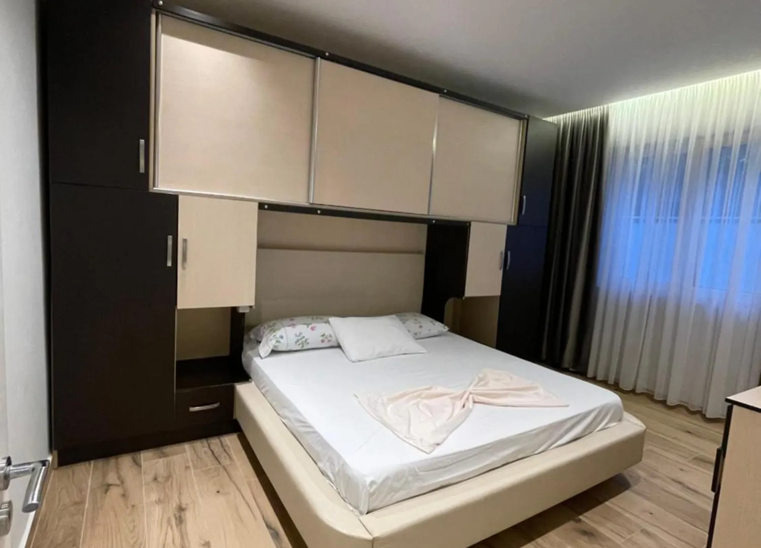 Leonard'S Apartment Durres